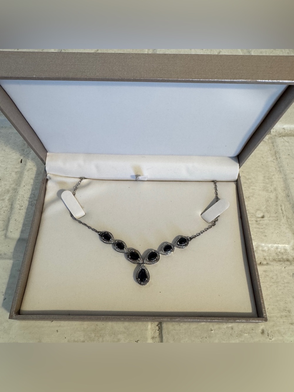 NWT Sterling Silver Lab Sapphire V-Shape Pear Drop Necklace 19”